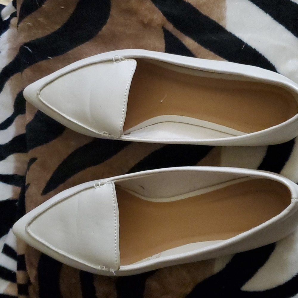 Women flats